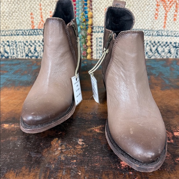 Liberty Black “Jodie Boots” in taupe studded embroidered leather. New with tags - Picture 3 of 9